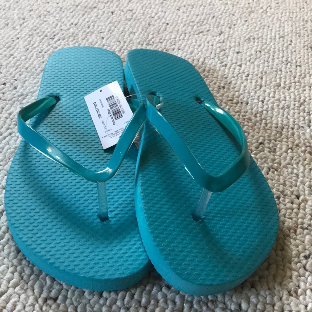 Peacock Blue Flip Flops NWT Size 9